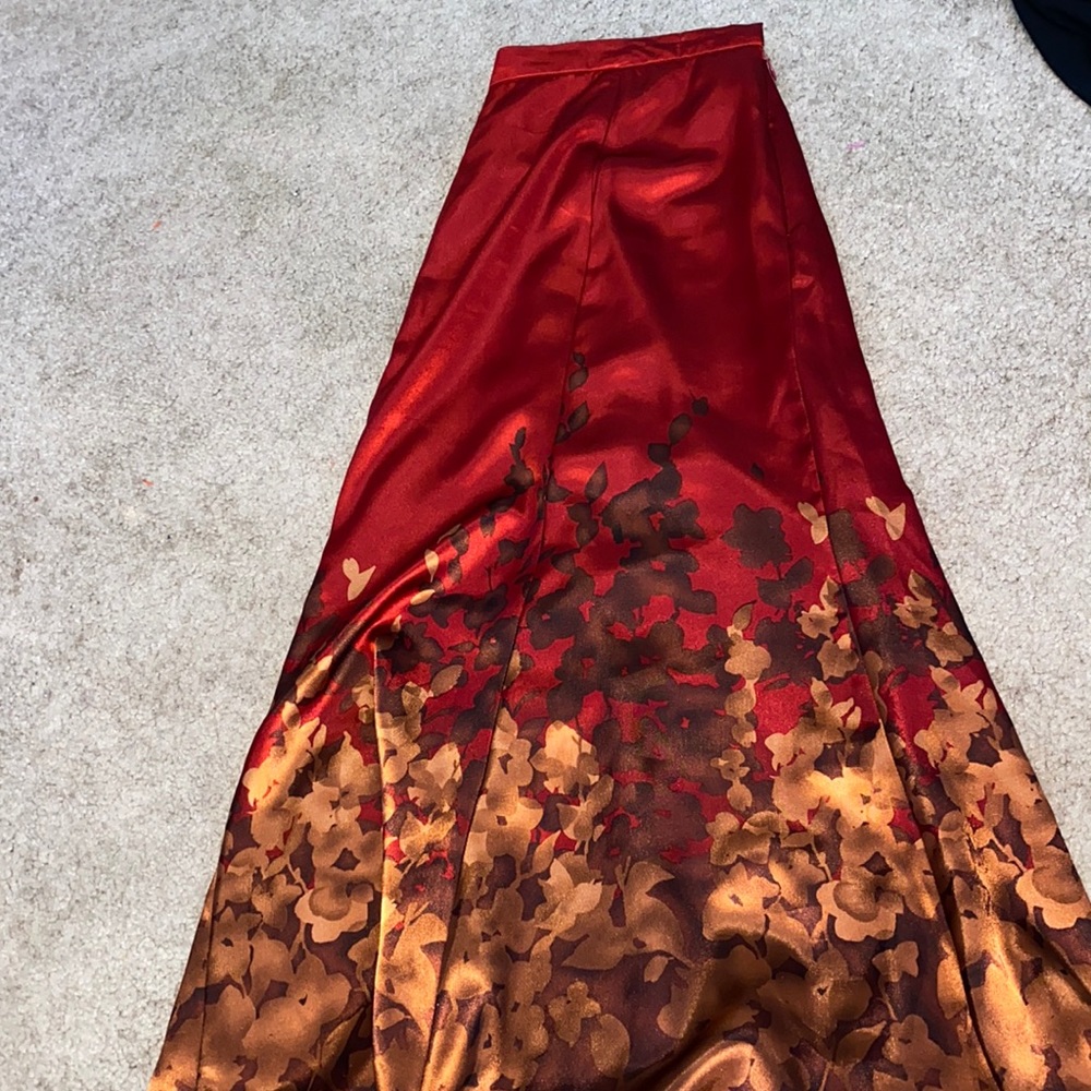 SATIN RED AND BRONZE SKIRT